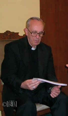 Archbishop Jorge Mario Bergoglio (Pope Francis) receiving Dr. Zugibe's formal forensic report on 17 March 2006
