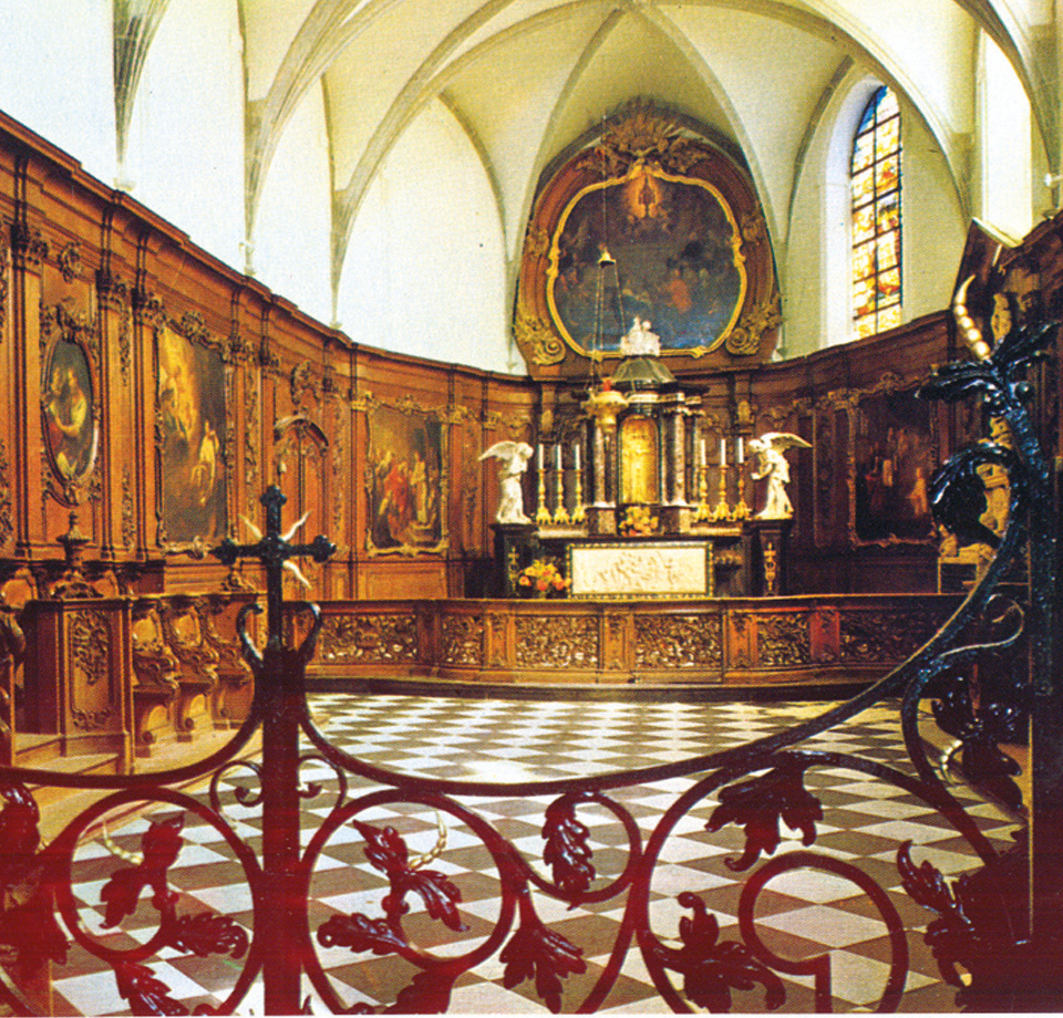 The miraculous corporal drenched in living Blood preserved in the sanctuary of Bois-Seigneur-Isaac