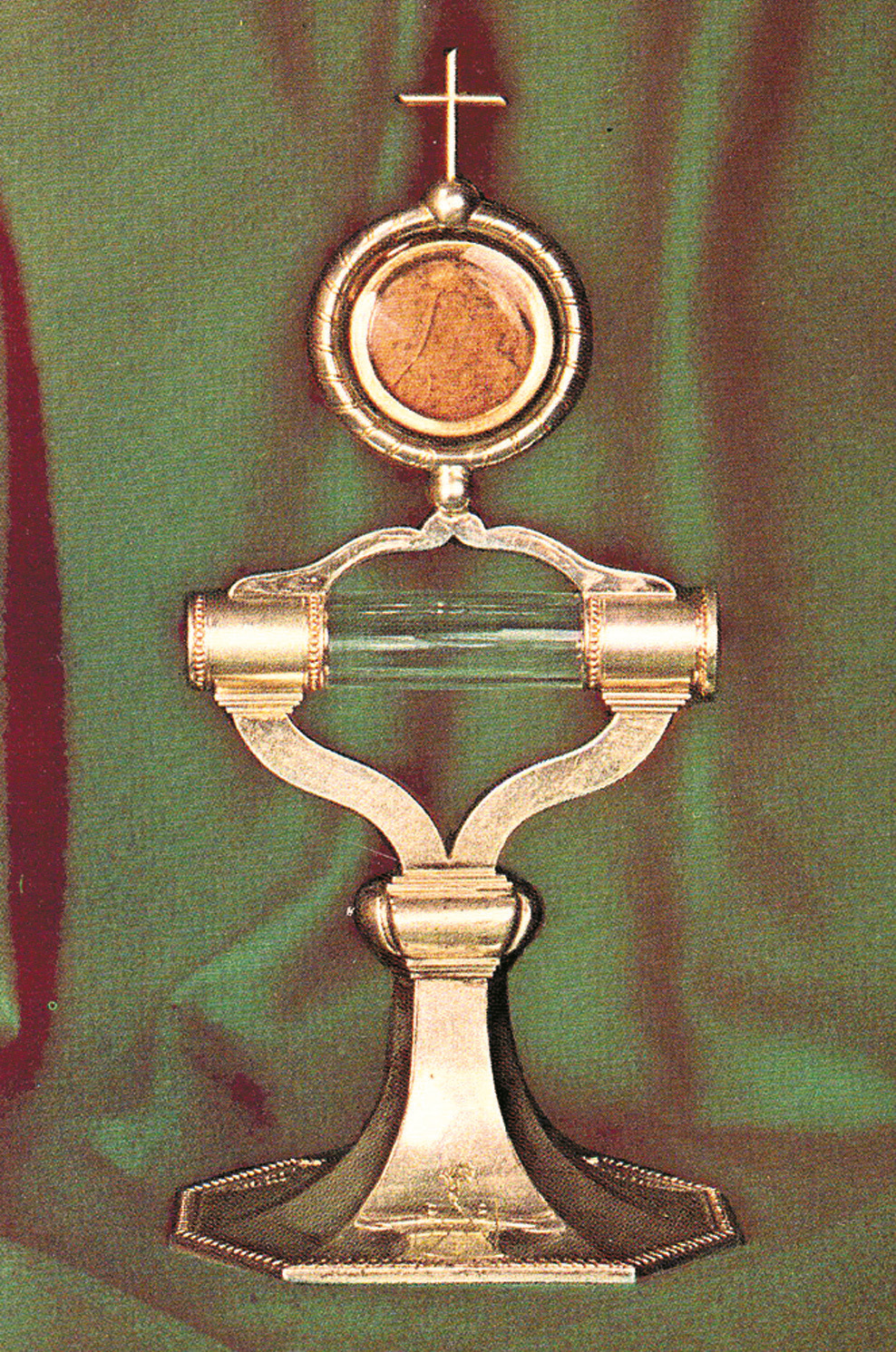 Monstrance containing the