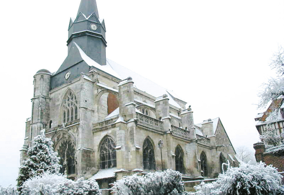 faithful who would come to visit, eventually Hosts still stands and every year on the Second built the Chapel of the Sacred Hosts. The Lord day of January, a Solemn Mass is celebrated in