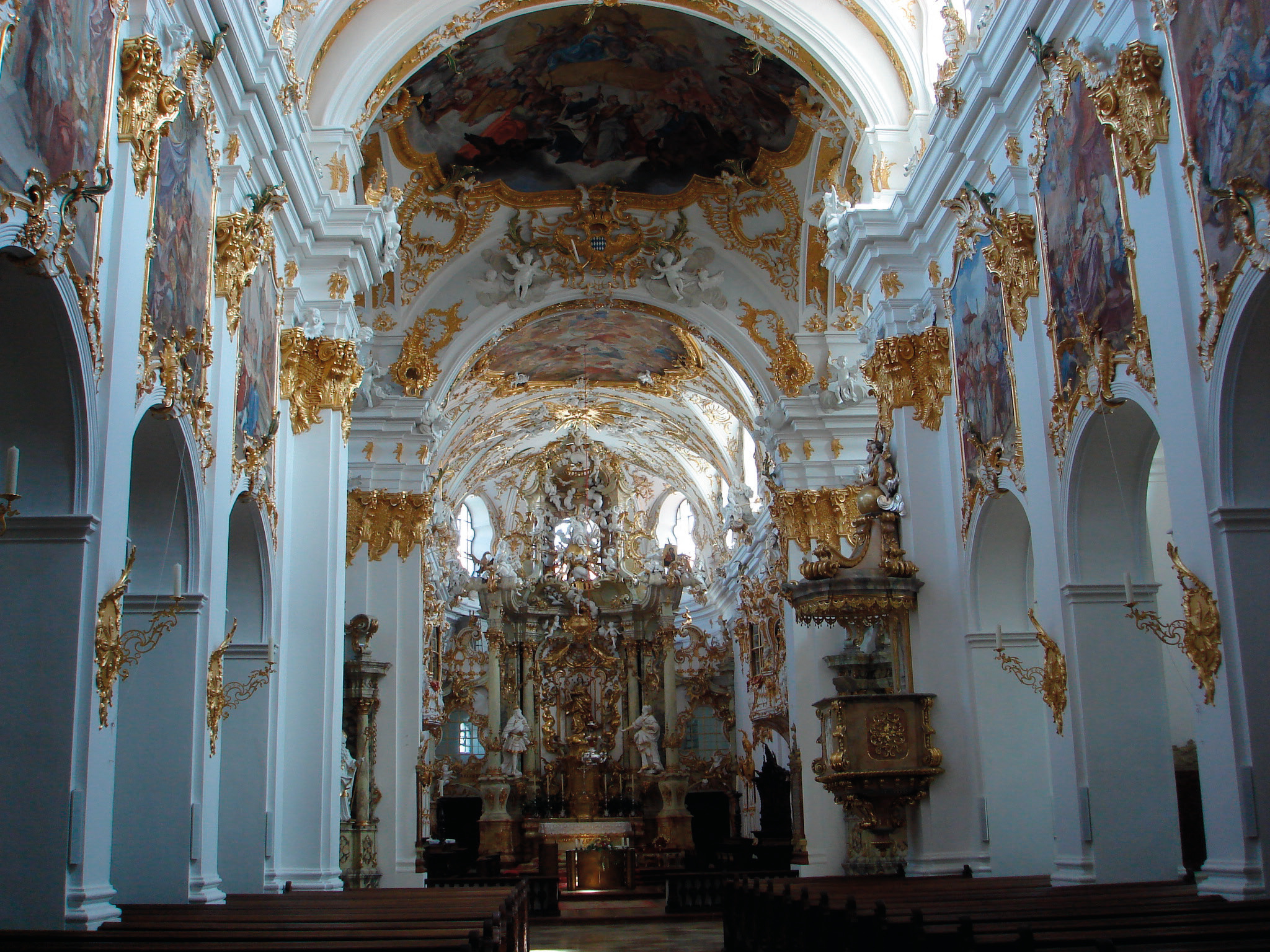 Gilded reliquary and sacred relic preserved from the Eucharistic Miracle of Regensburg (1255)