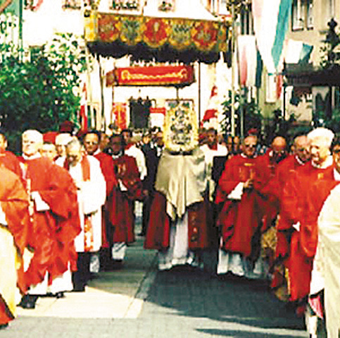 Procession in honor of the miracle some indulgences. Elhe miracle was famous across Europe and for centuries was depicted