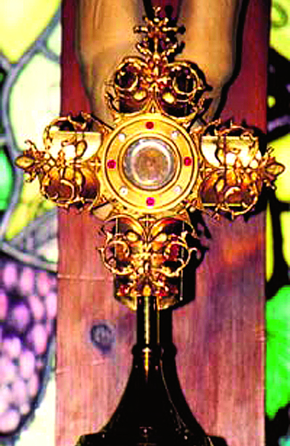 Reliquary containing the sacred earth stained by the Precious Blood of Christ from the Cross (Czestochowa, Poland)