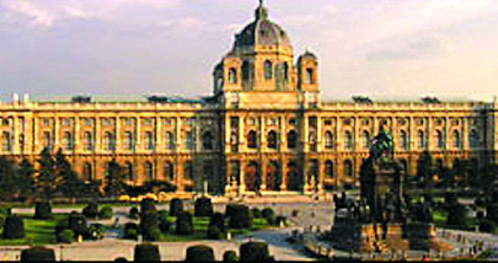 Imperial regalia and reliquaries of the Holy Roman Empire preserved in Vienna