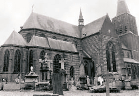 Historical documentation and sacred art honoring the Eucharistic life of the saints