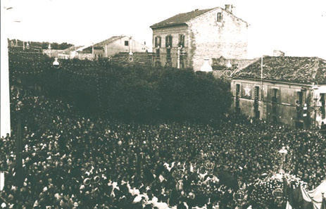Historical artwork and preserved documentation of the Eucharistic Miracle of Morrovalle (1560)