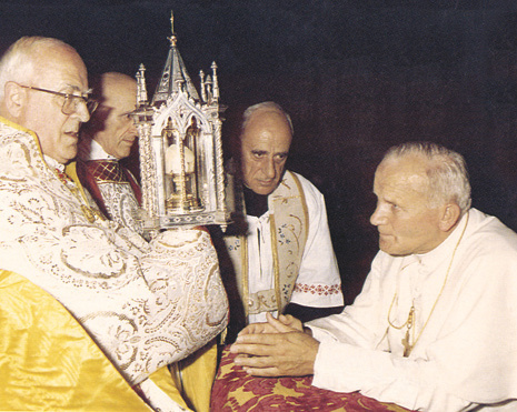 His Holiness John Paul 11 in 1980 in Siena in adoration