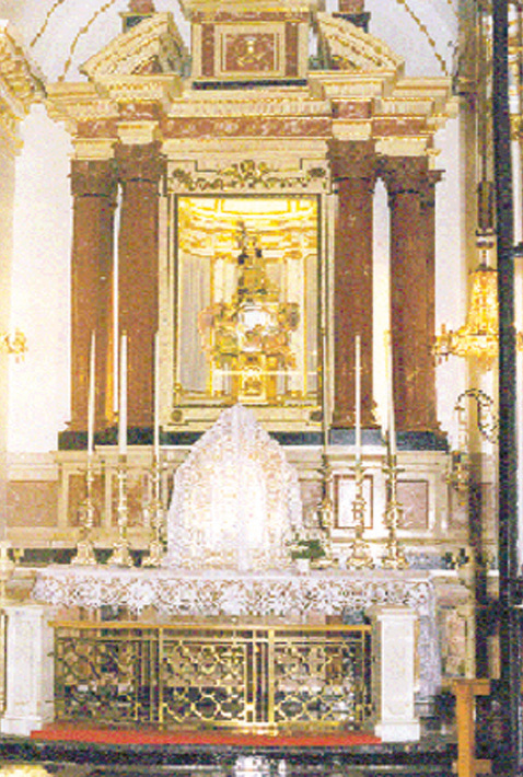 Altar where the miraculous little statue of the Child Jesus of the miracle is kept