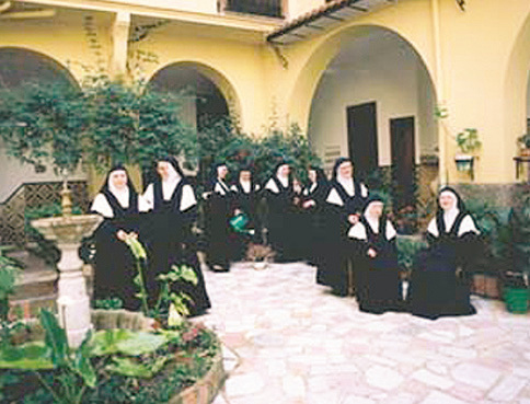 Historical artwork and preserved documentation of the Eucharistic Miracle of Alcoy (1568)