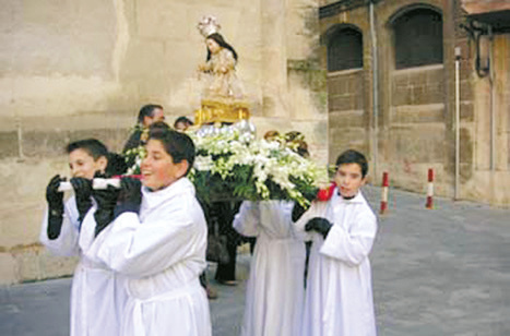 Historical artwork and preserved documentation of the Eucharistic Miracle of Alcoy (1568)