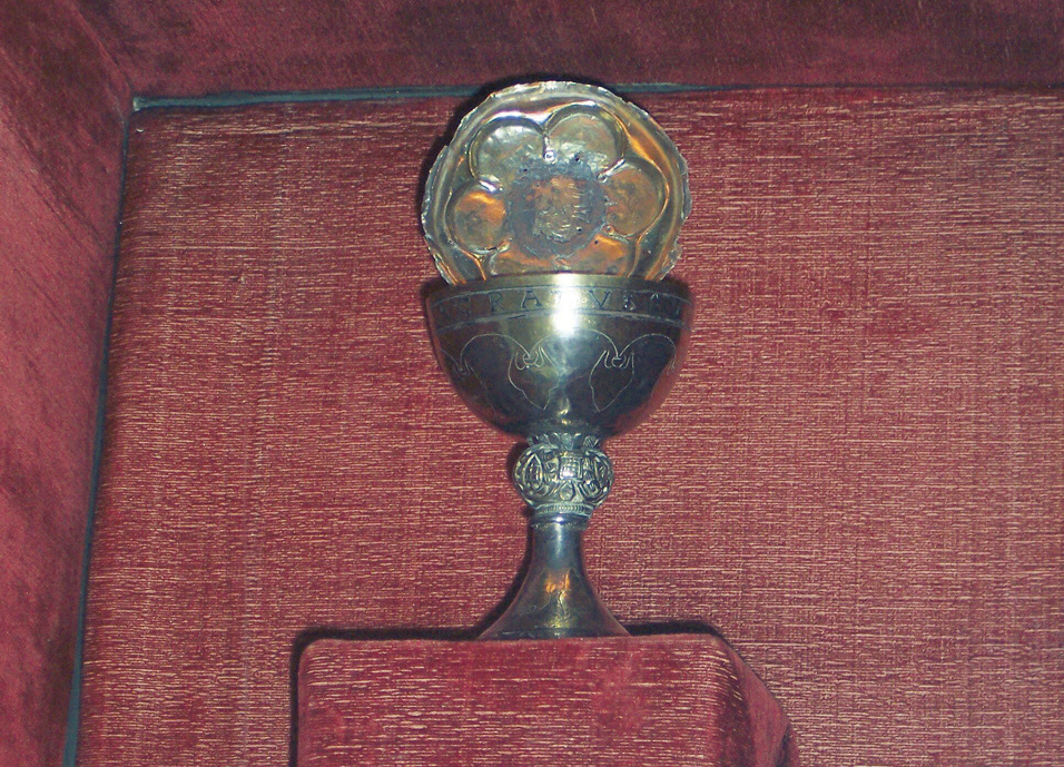 Historical artwork and preserved documentation of the Eucharistic Miracle of O'Cebreiro (1300)
