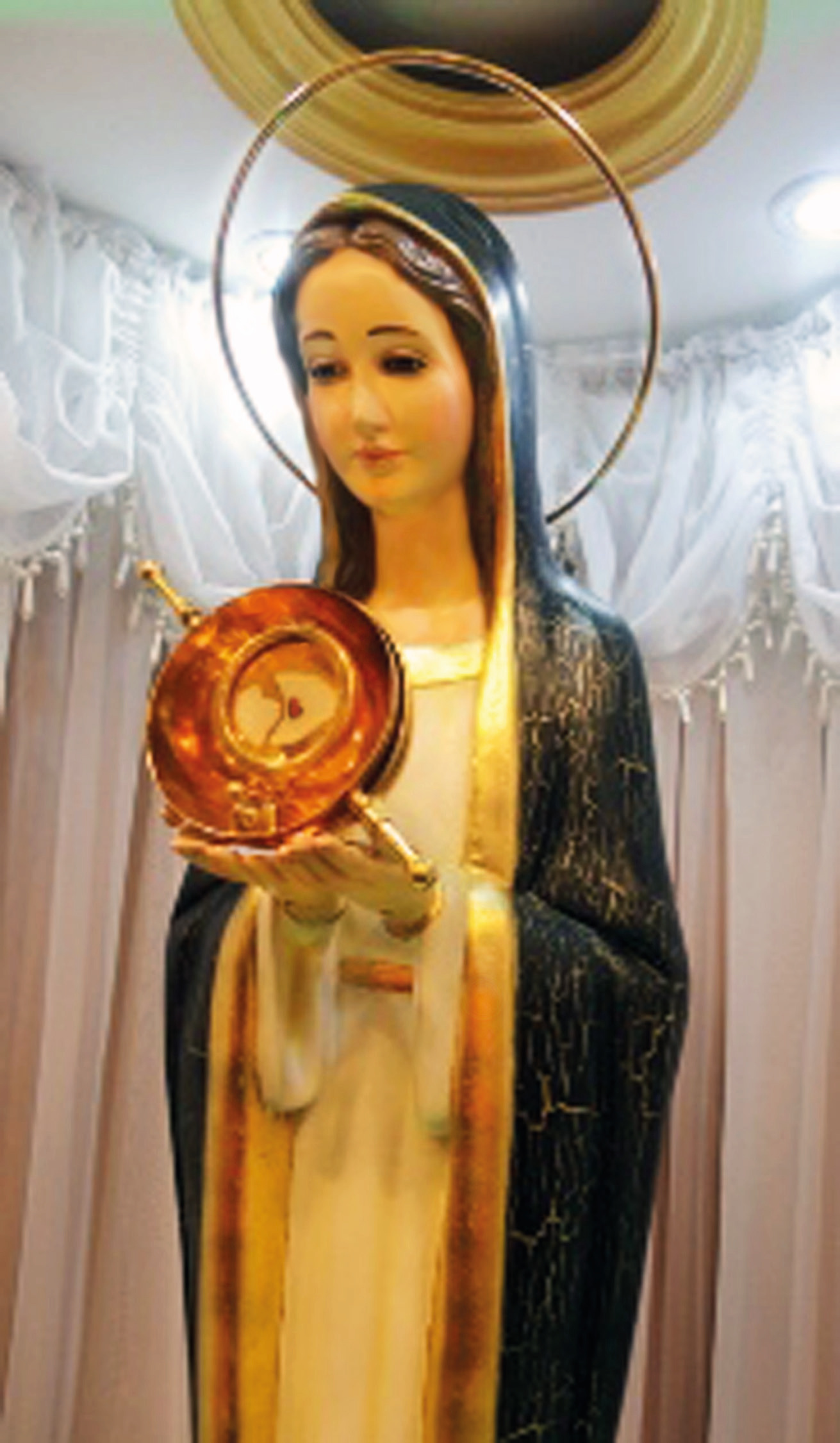 of the Sacred Heart of Jesus in Los Teques, where the relics of the Eucharistic Mi- racle of Betania have been transferred.